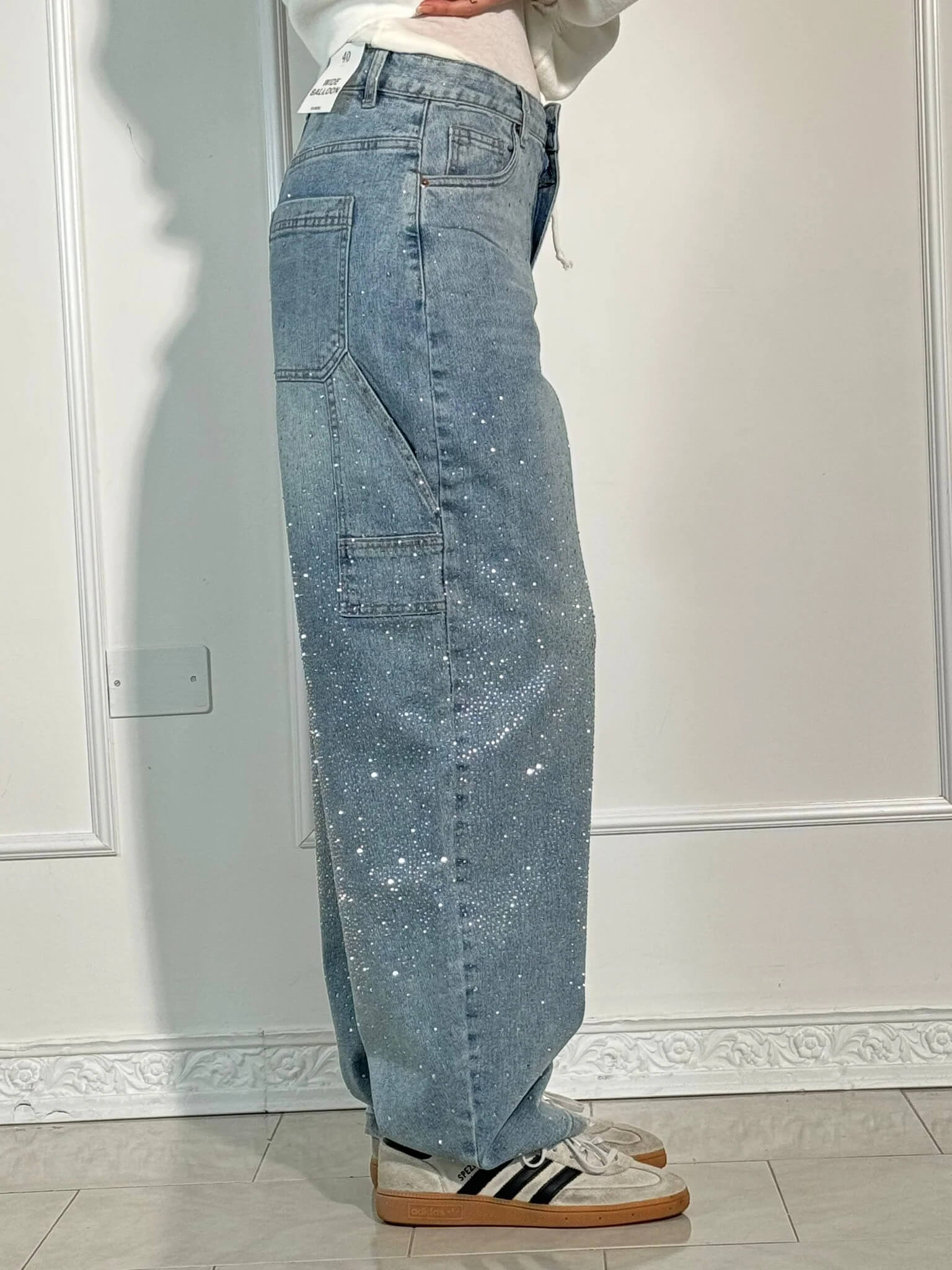 Carla - Pantalón Cargo Denim con Brillos